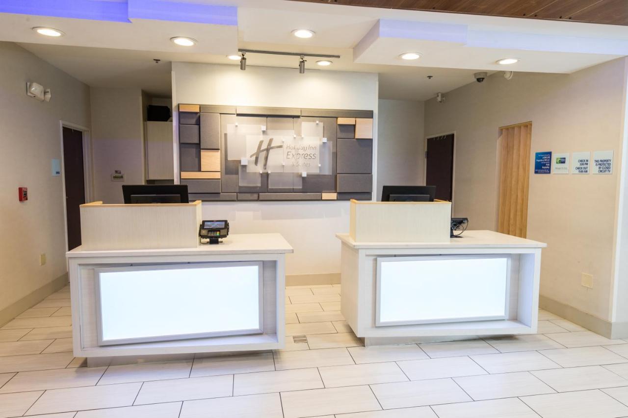 Holiday Inn Express Hotel & Suites Clinton By Ihg Exterior foto