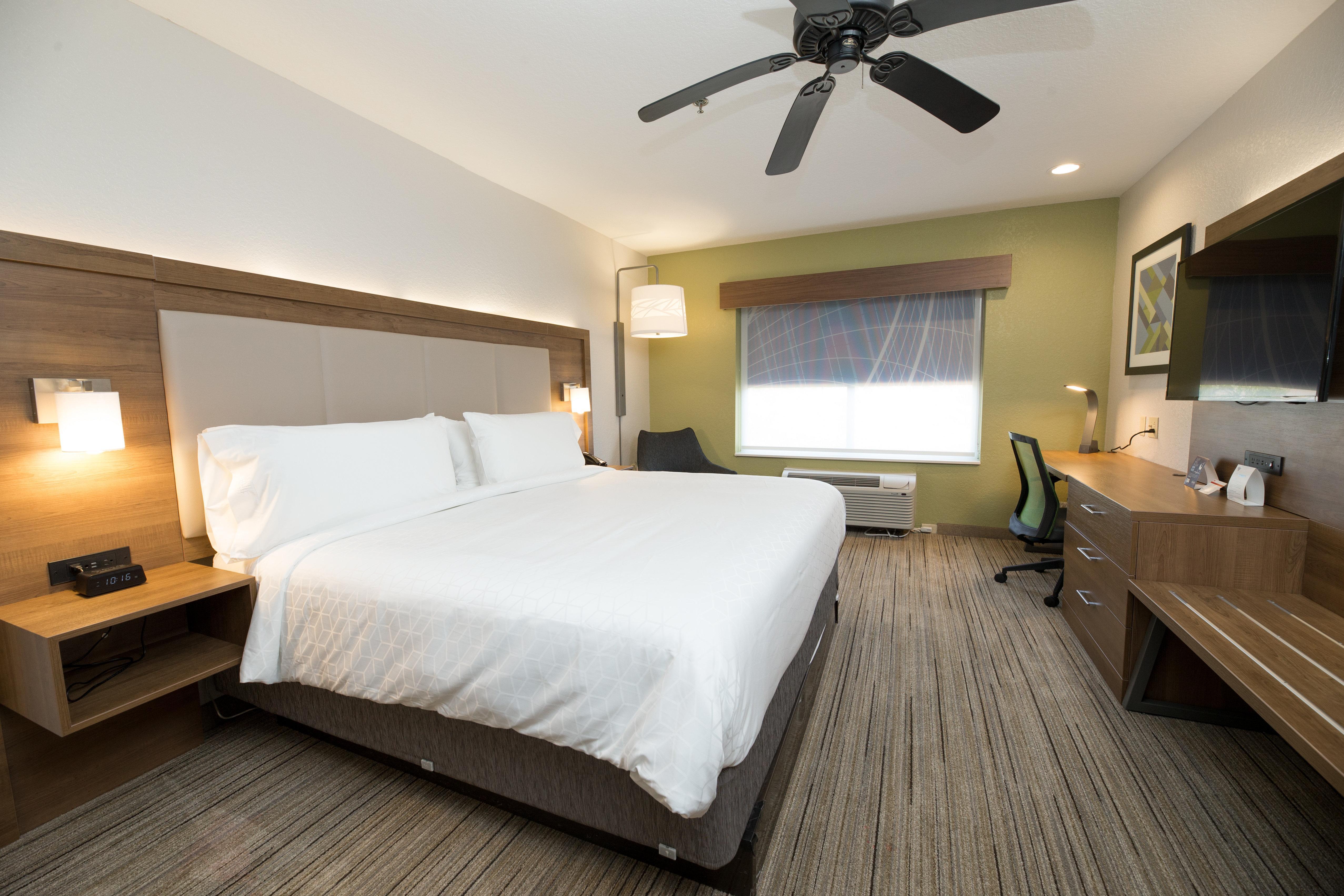 Holiday Inn Express Hotel & Suites Clinton By Ihg Exterior foto